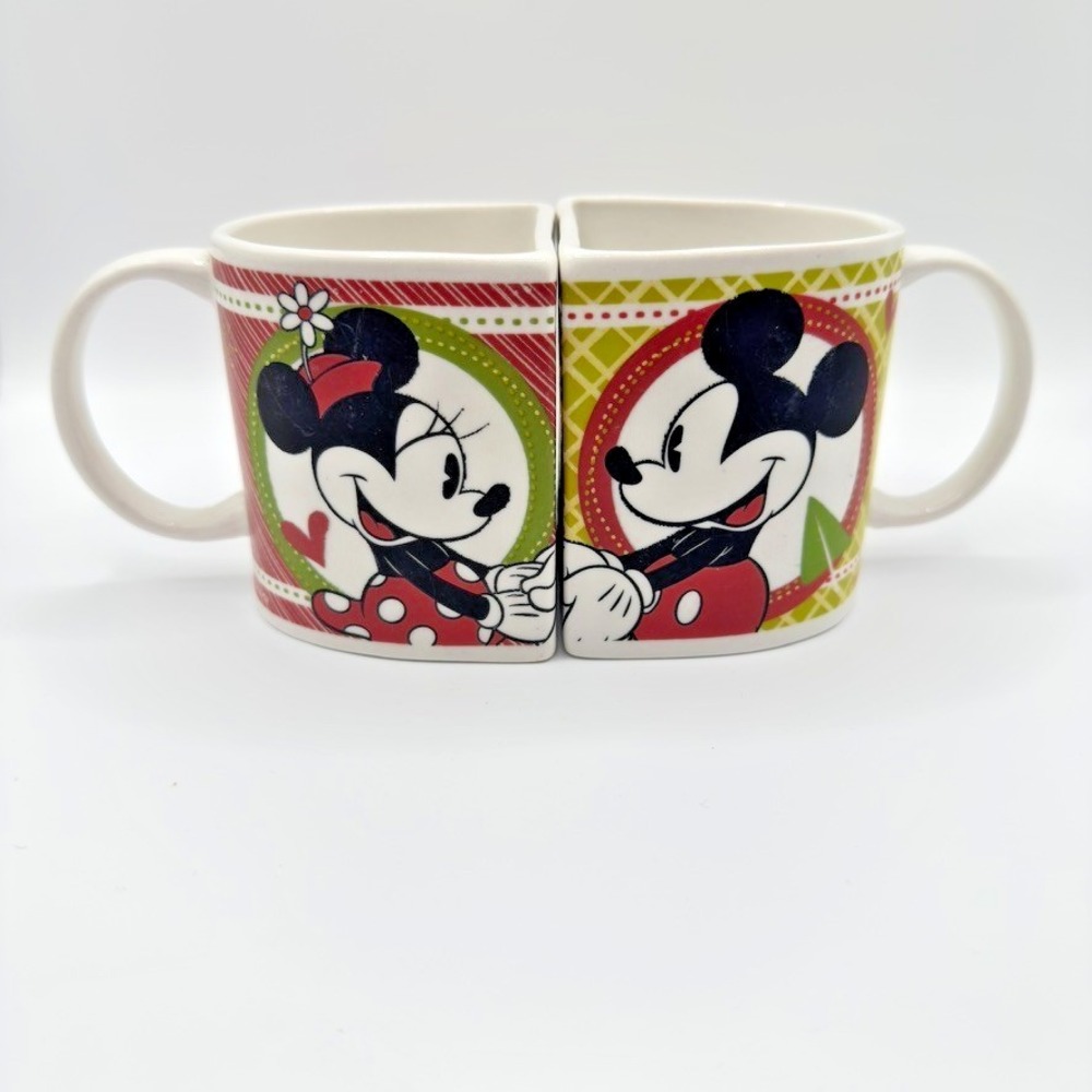 Disney Mickey Minnie Mouse Hugging Mug Set Couples Coffee Cup Pair READ